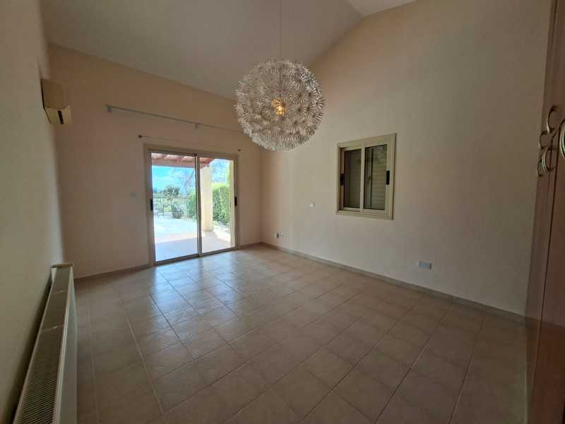 Lovely bungalow for long term rent in Mesoyi