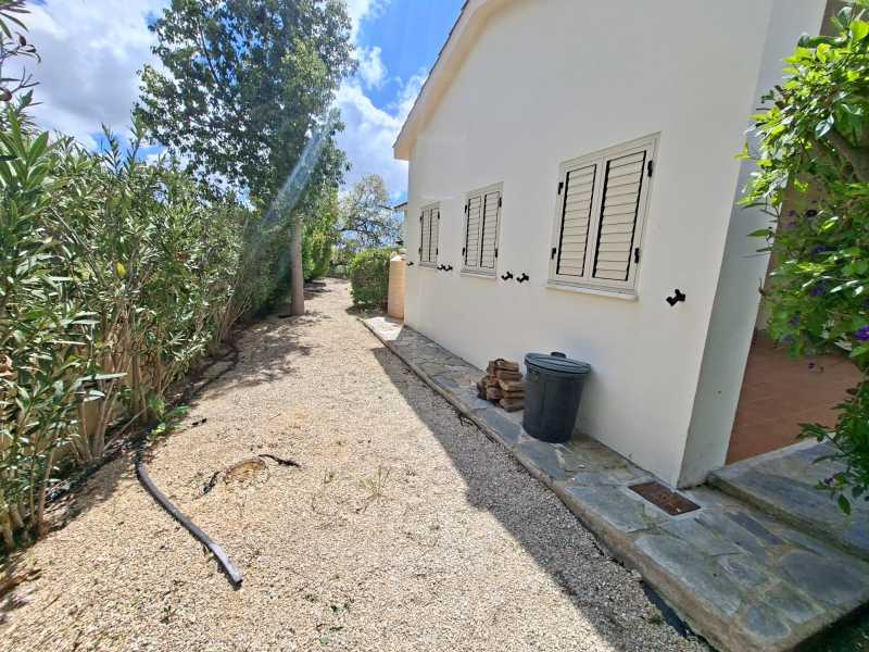 Lovely bungalow for long term rent in Mesoyi