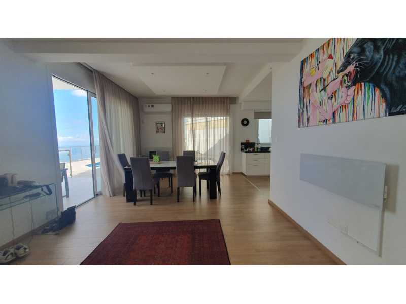 Luxury villa with amazing view in Tala