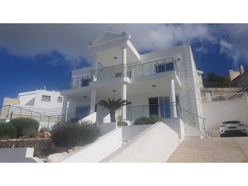 Luxury villa with amazing view in Tala