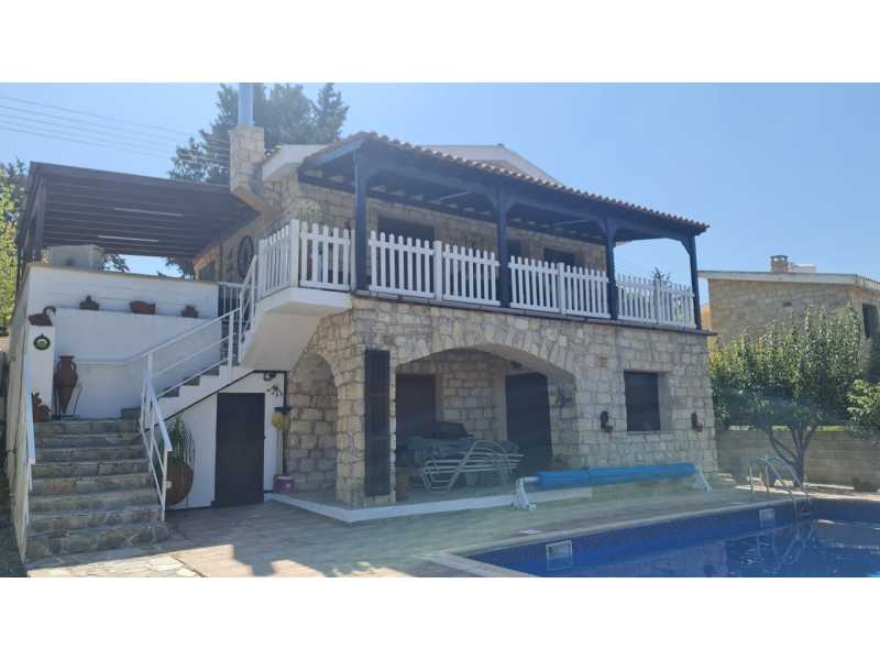 Traditional villa for long term rent