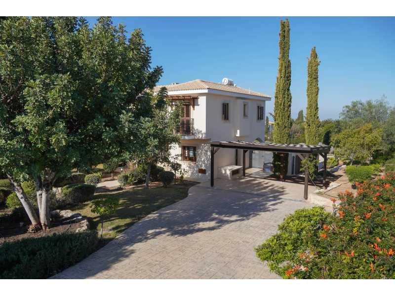 Beautiful villa for long term rent