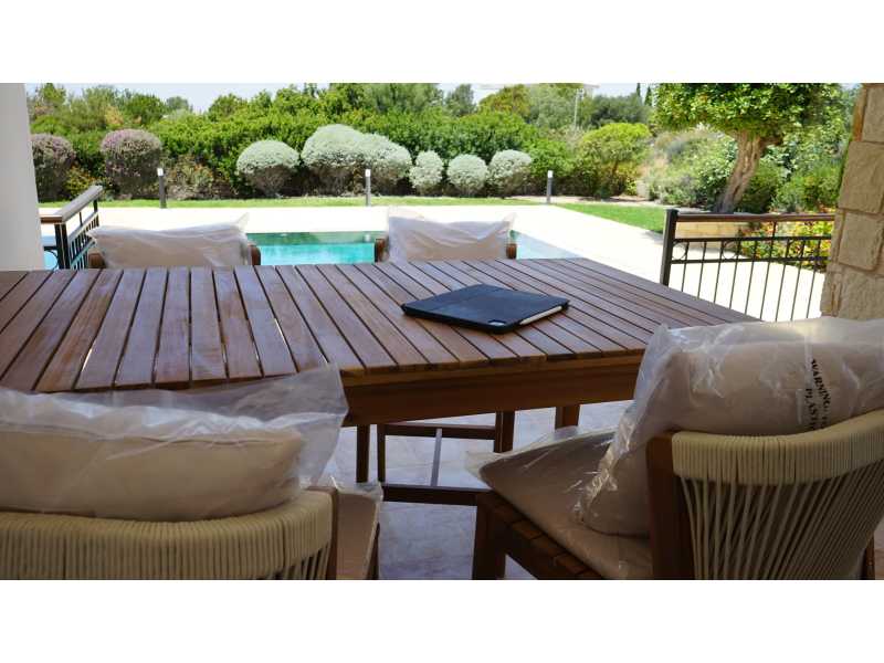 Beautiful villa for long term rent