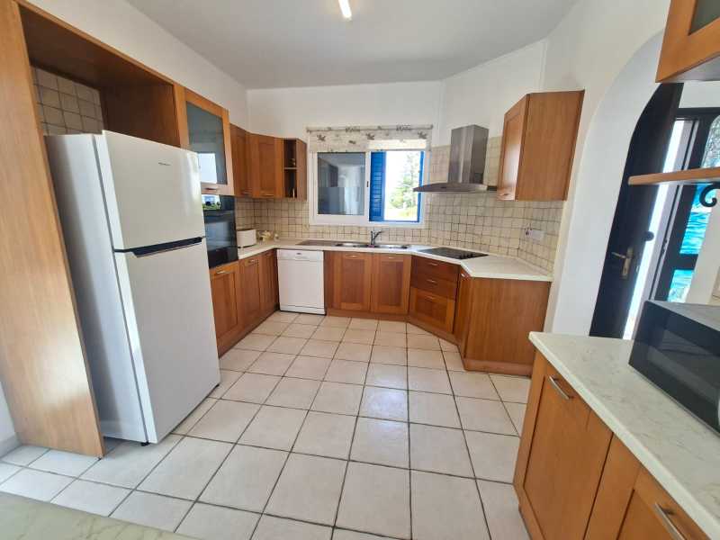 Cosy detached villa for long term rent in Chloraka