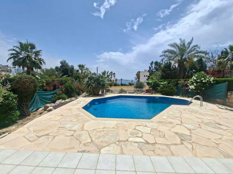 Cosy detached villa for long term rent in Chloraka