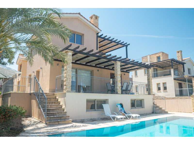 4 Bedrooms villa in Polis area