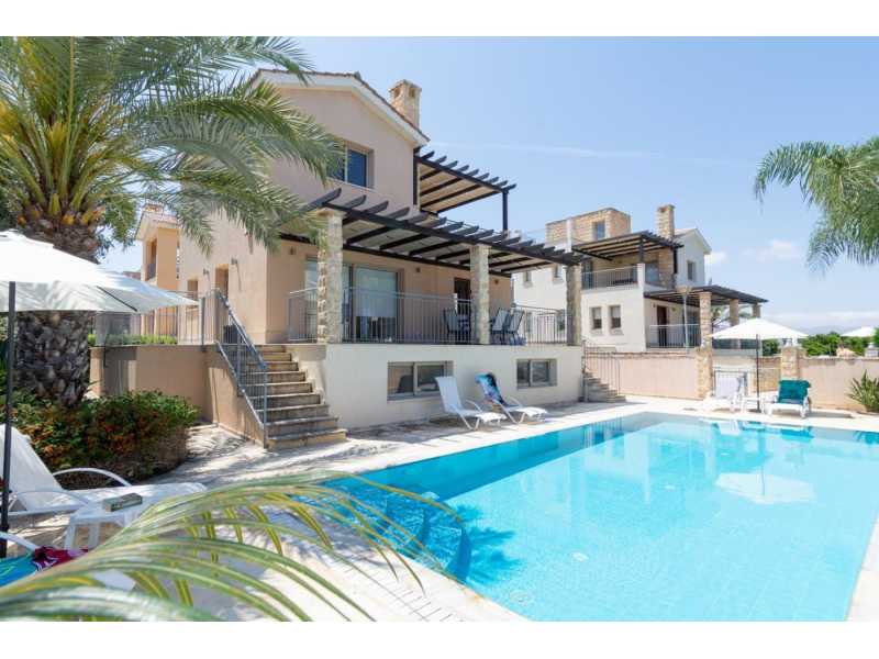4 Bedrooms villa in Polis area