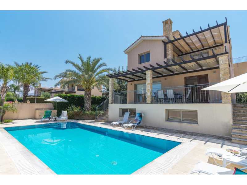 4 Bedrooms villa in Polis area