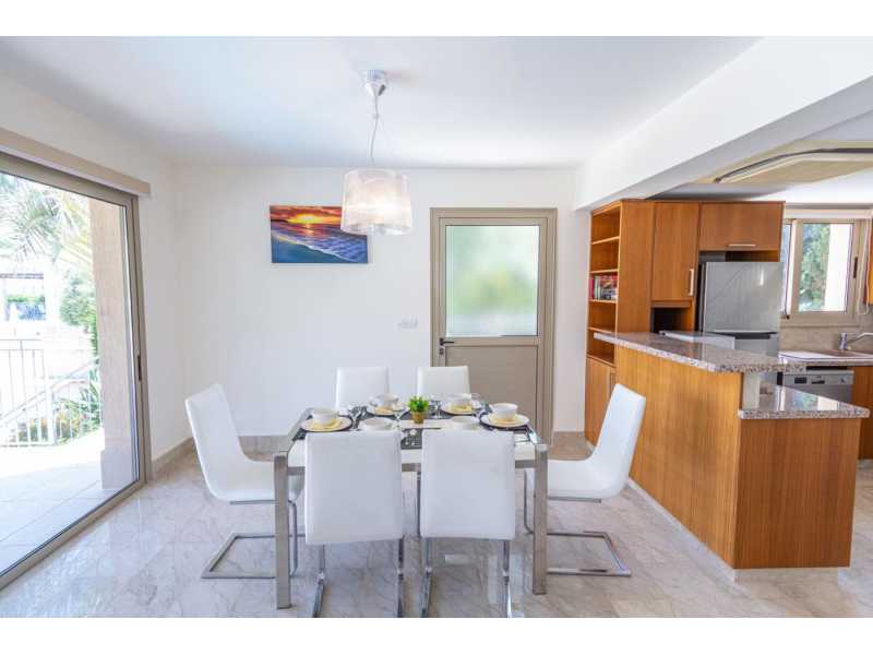 4 Bedrooms villa in Polis area