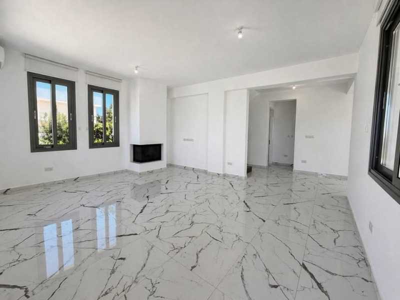 Unfurnished villa for long term rent