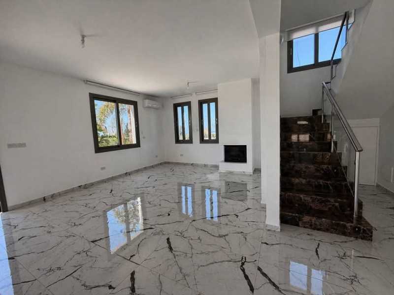 Unfurnished villa for long term rent