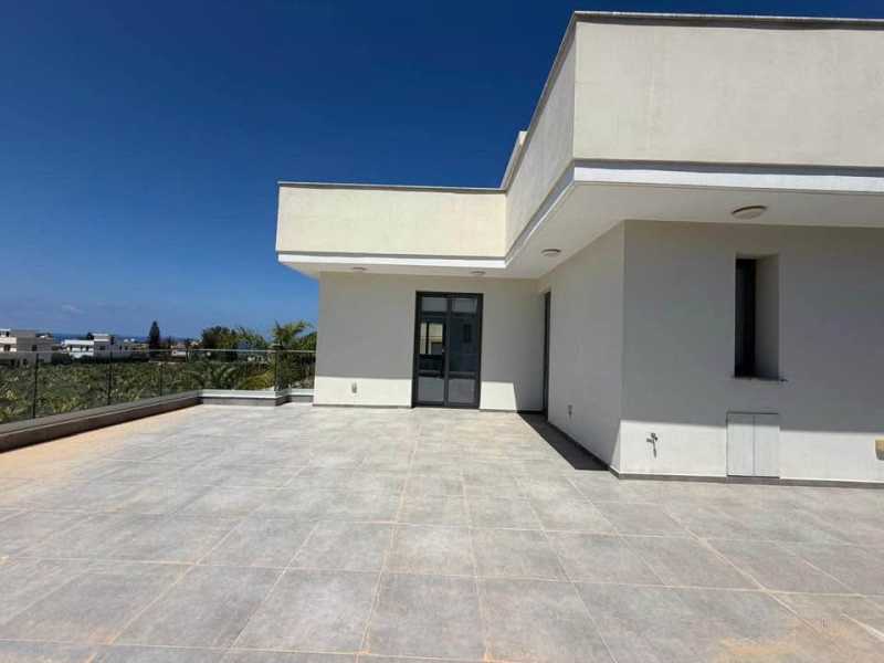 Unfurnished villa for long term rent