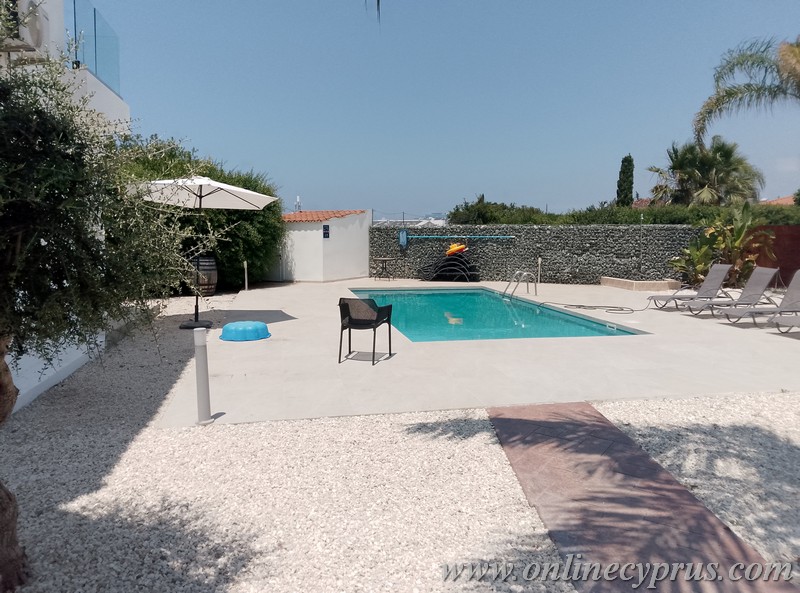 Spacious 4 bedroom villa for long term rent in Lower Peyia