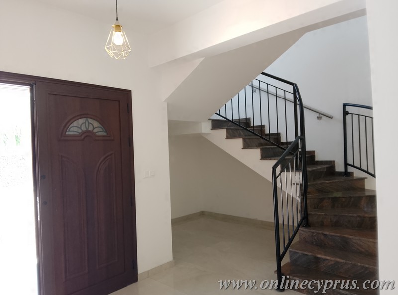 Spacious 4 bedroom villa for long term rent in Lower Peyia