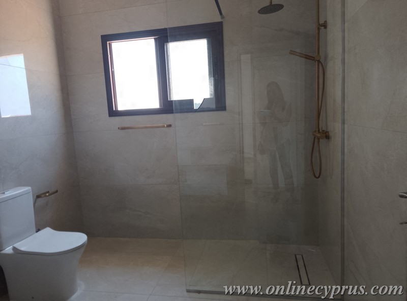 Spacious 4 bedroom villa for long term rent in Lower Peyia