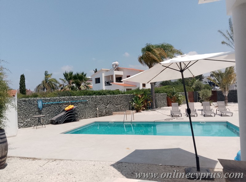 Spacious 4 bedroom villa for long term rent in Lower Peyia