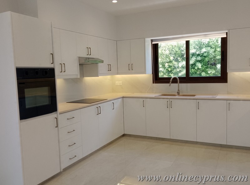 Spacious 4 bedroom villa for long term rent in Lower Peyia