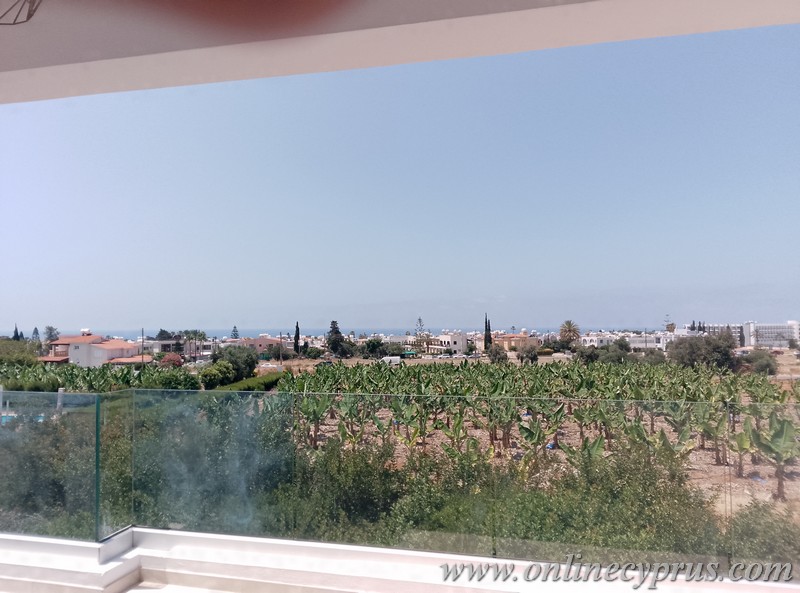 Spacious 4 bedroom villa for long term rent in Lower Peyia
