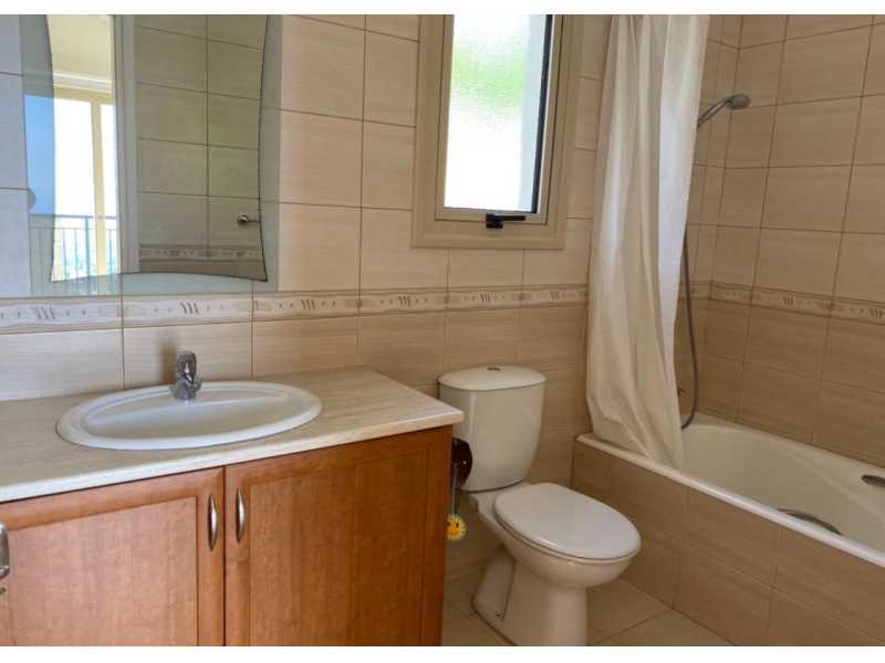 Unfurnished detached villa for long term rent