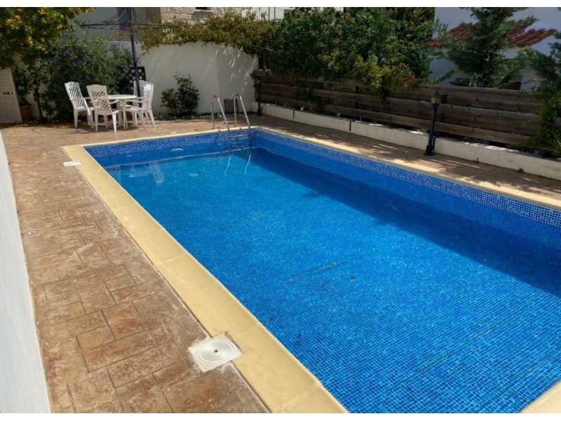 Unfurnished detached villa for long term rent