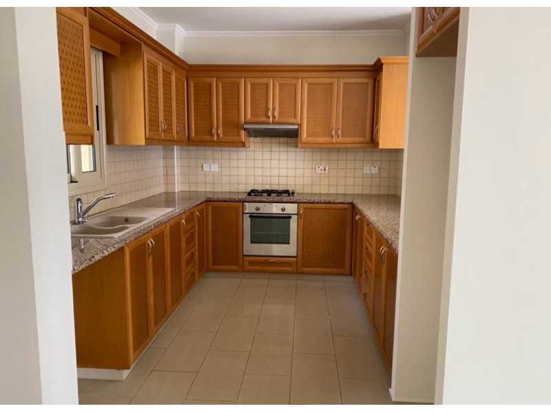 Unfurnished detached villa for long term rent