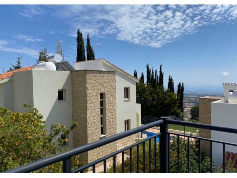 Unfurnished detached villa for long term rent
