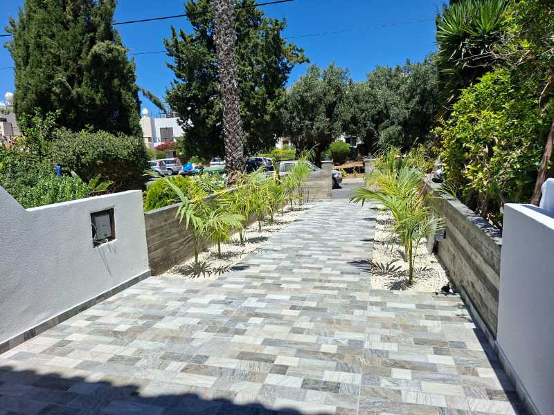 Full renovated lovely apartment