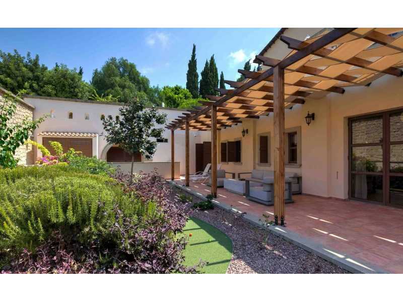 Lovely 2 bedroom apartment for long term rent in Aprhodite Hills