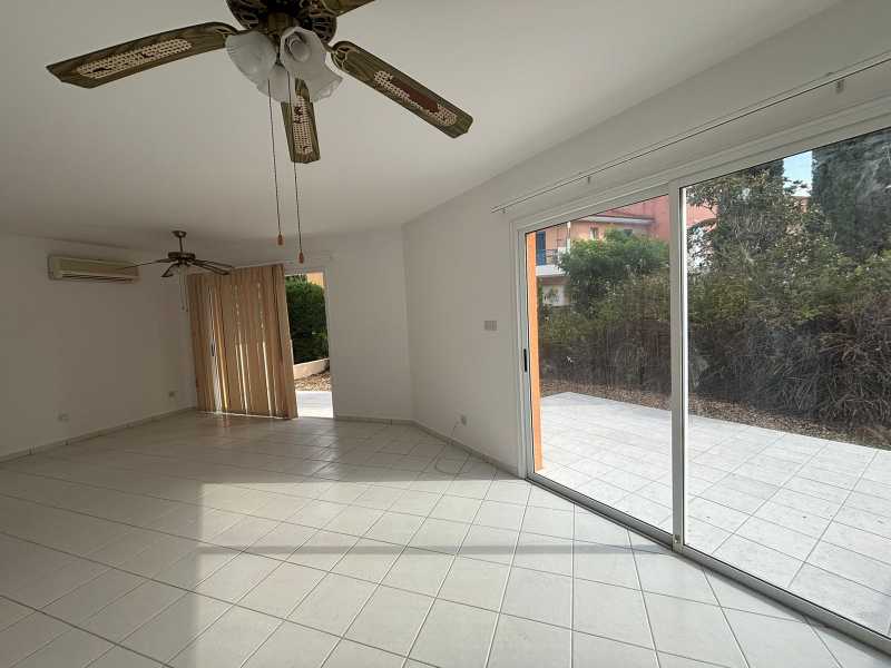 Townhouse for sale in Anarita