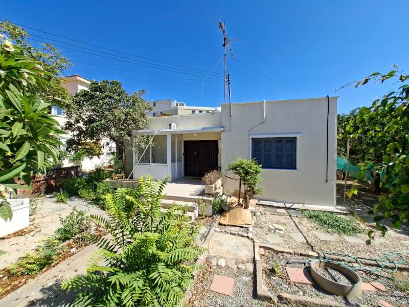 Bungalow in Paphos city