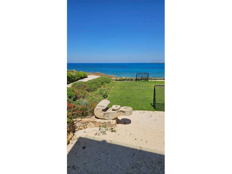 Luxury sea front villa for long term rent
