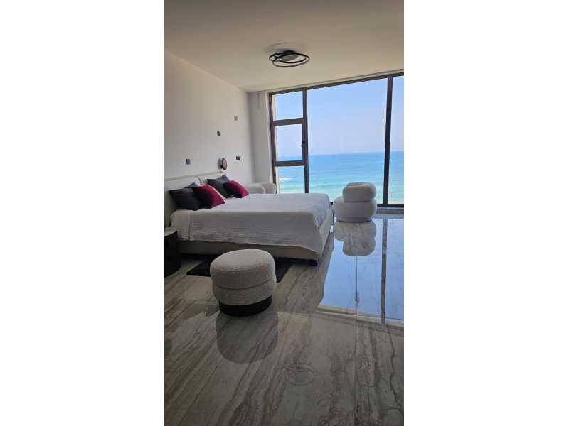 Luxury sea front villa for long term rent