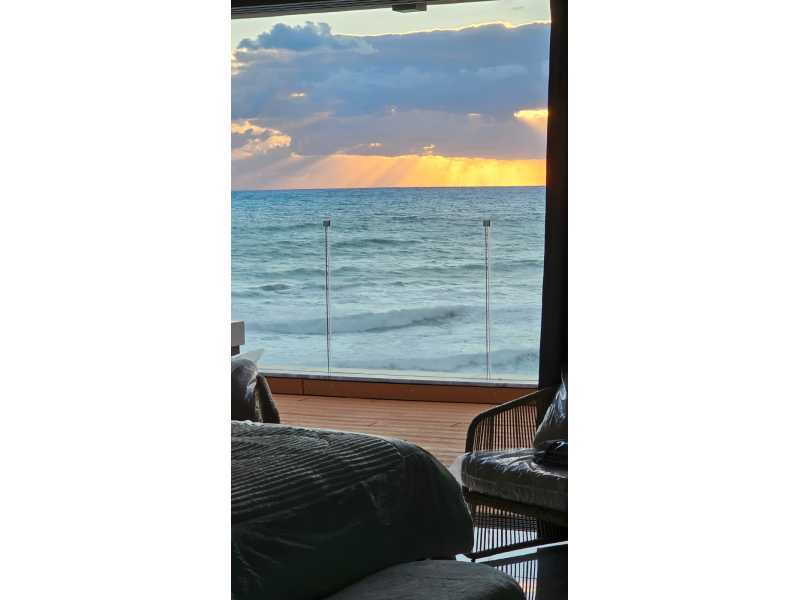 Luxury sea front villa for long term rent
