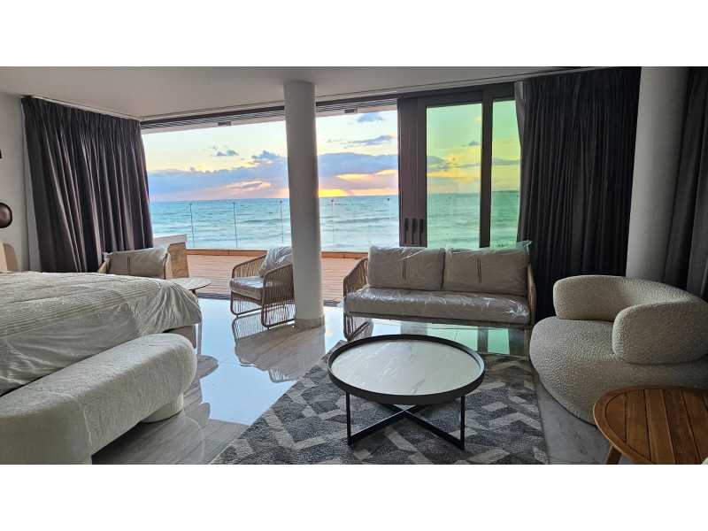 Luxury sea front villa for long term rent