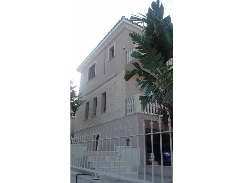 Spacious 3 bed plus villa in Timi
