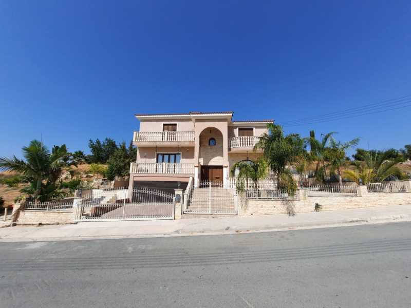 Spacious 3 bed plus villa in Timi