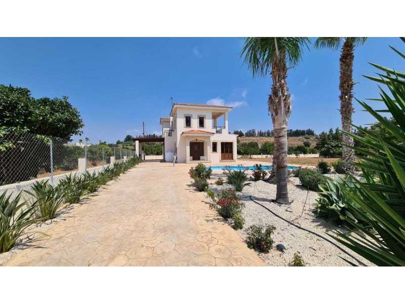 Luxury Three Bedroom Villa with Private Pool