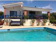 3 bedroom plus an office / maid villa long term rent in Coral Bay