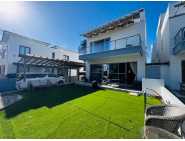 House for long term rent in Universal