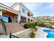 Spacious villa for long term rent