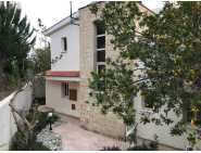 Unfurnished detached villa for long term rent