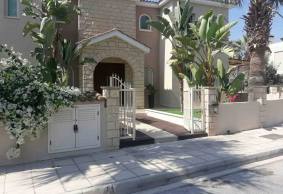 6 bedroom luxury house for long term rent
