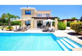 Airianna Villa In Coral Bay