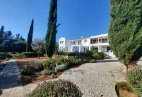 Spacious villa for long term rent in Lower Tala