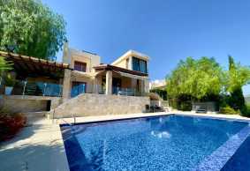 5 bedroom villa for long term rent in Aphrodite Hills 