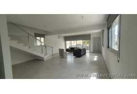 Unfurnished house for long term rent 