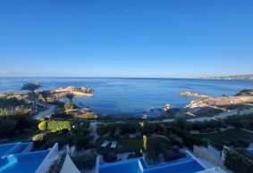 Luxury sea front villa for long term rent