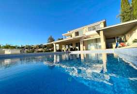 Spacious 4 bedroom villa for long term rent in Tala