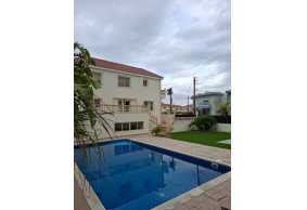 Spacious villa for long term rent