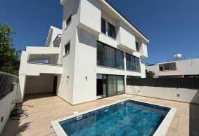 5 bedroom villa for long term rent